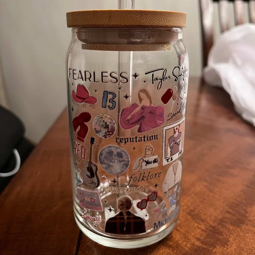 Taylor Swift glass tumbler NEW